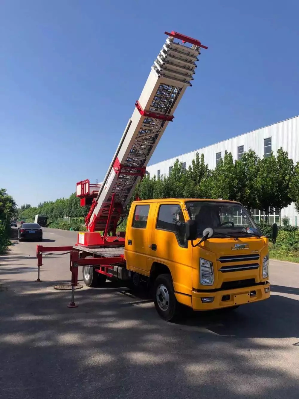 全南县附近的云梯车出租服务：轻松解决高空作业需求